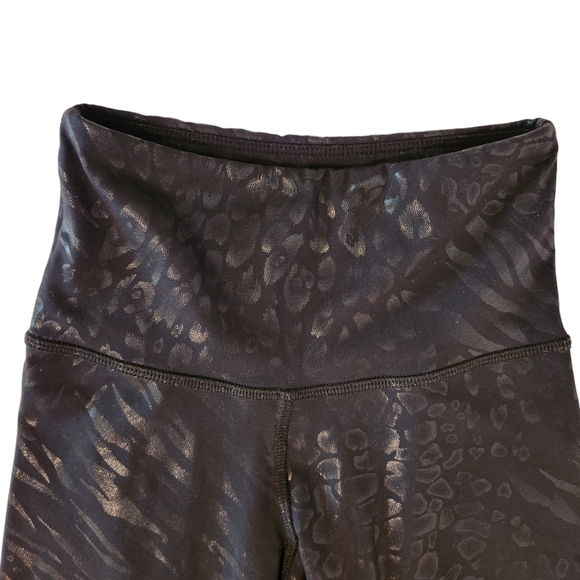 Strut This Bike Shorts - Black Leopard Shine - Picture 3 of 6